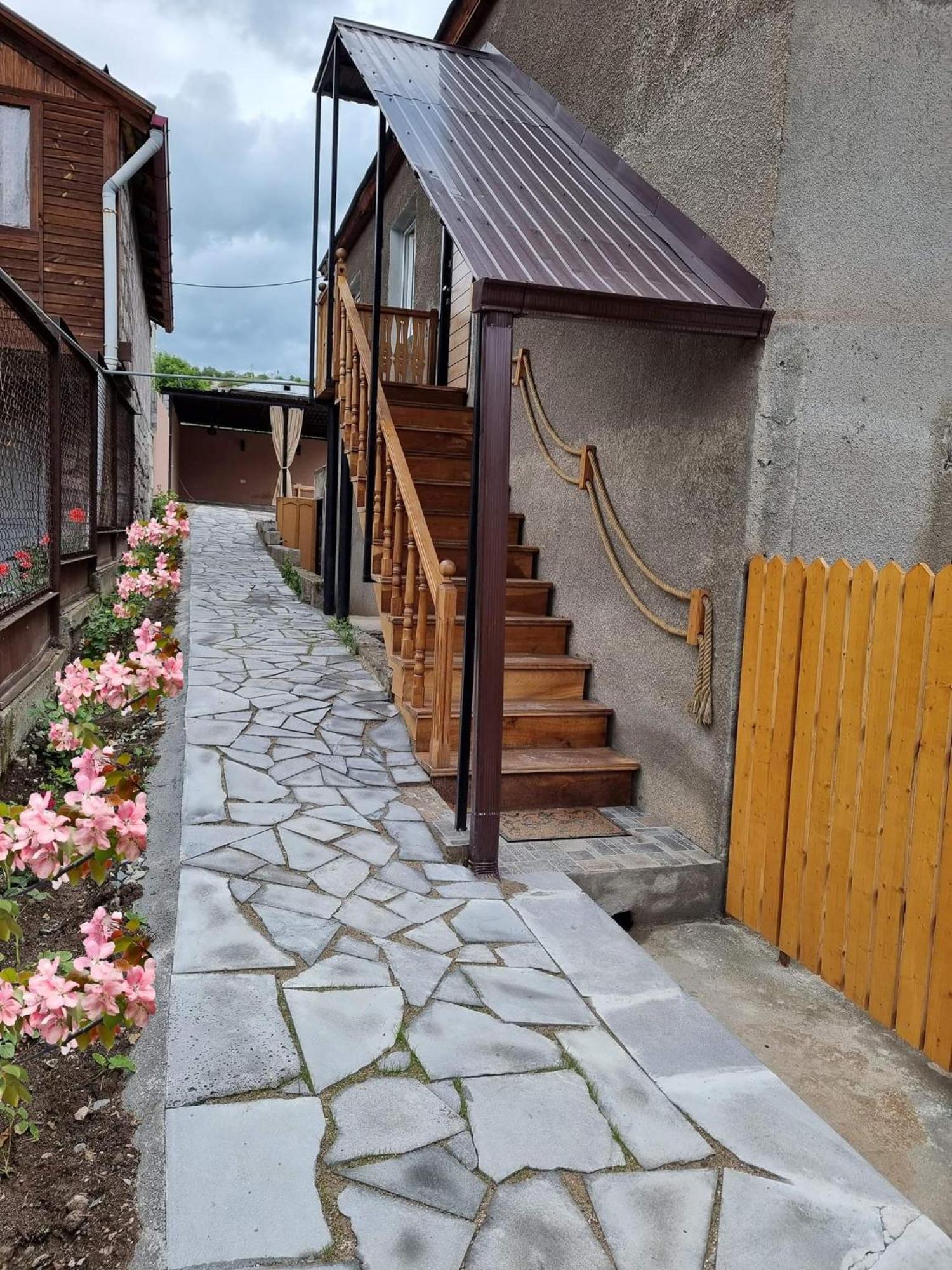New Horizons , With 5 Bedrooms, Whole Apartment, апартмент целиком Villa
